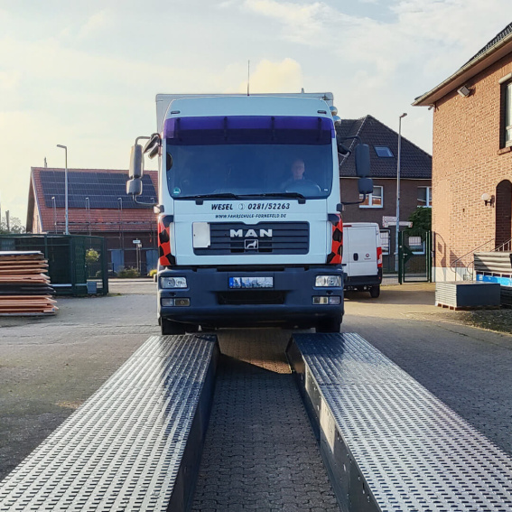 Auffahrrampe 2295 mm für Modulrampe 1.0 mit Auffahrschräge 11° Steigung 2295 x 800 x 500 mm 6 schwerlastrampe_rampe_lkw_panzer_baumaschinen_1