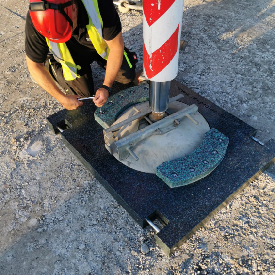 Stützplatte 1250x1000x100 für Demag AC 160 als Adapterplatte zu runder Originalstützplatte 14 kranpratzen_verbinder