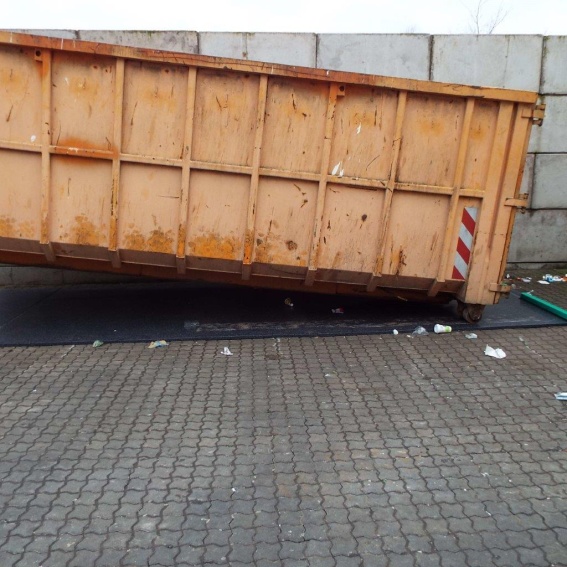Container (4)